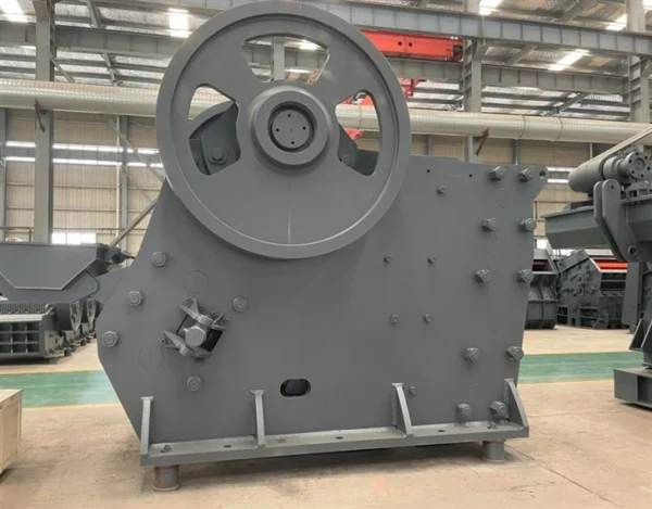 C Jaw Crusher-Side View02