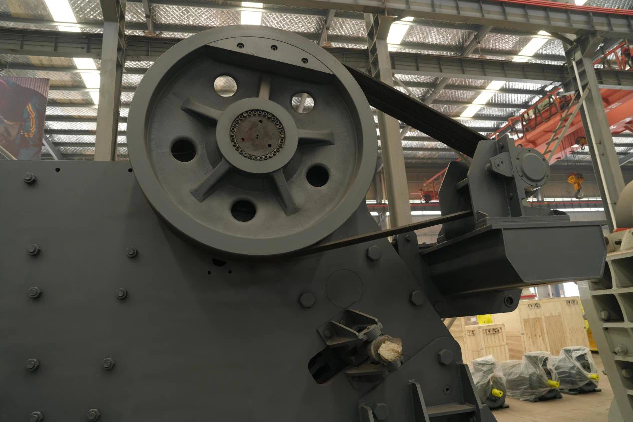 jaw crusher fly pulley