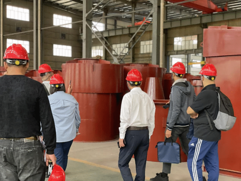 Los clientes africanos vienen a China para visitar la fábrica MR