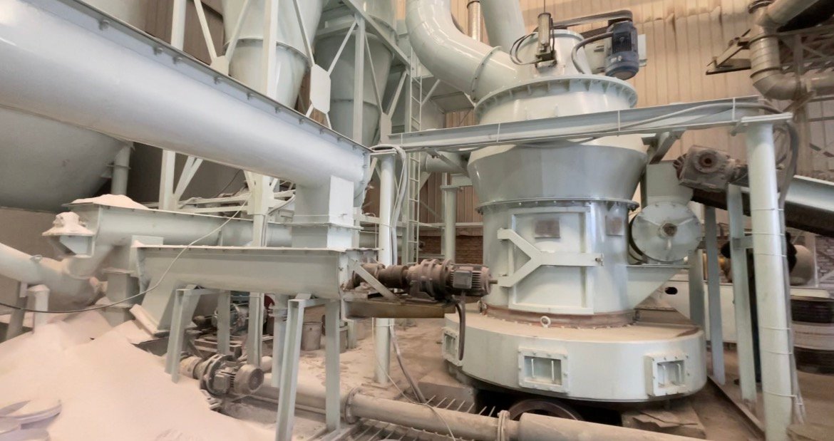 7tph Molino Raymond MGW138 para moler bentonita